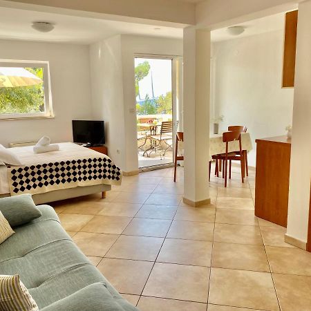 Apartments Villa Medic Brela Luaran gambar