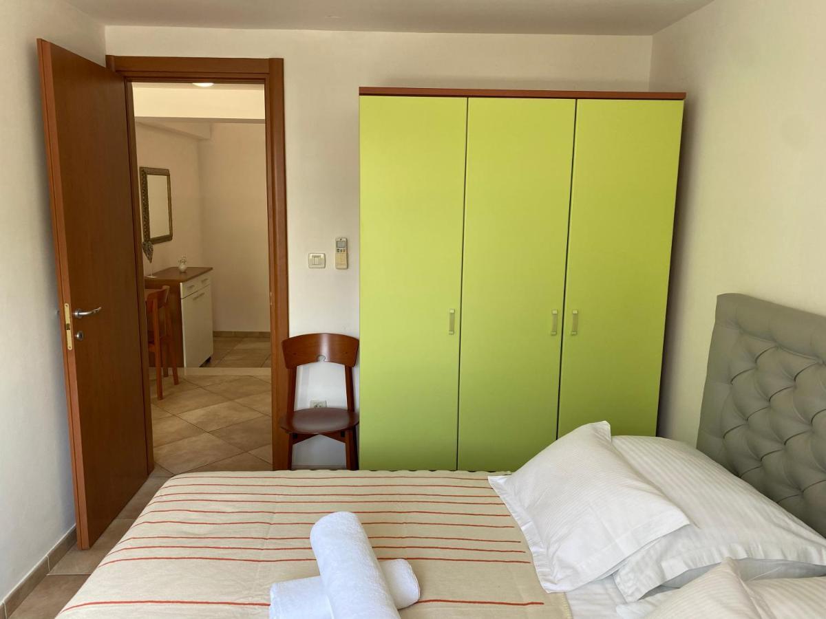 Apartments Villa Medic Brela Luaran gambar