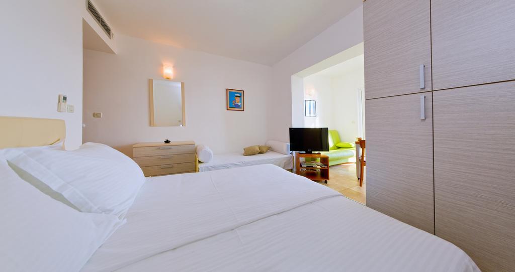 Apartments Villa Medic Brela Luaran gambar