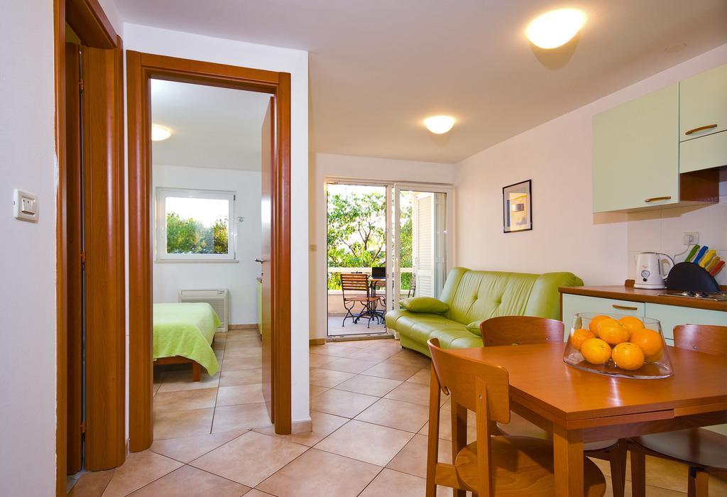 Apartments Villa Medic Brela Luaran gambar