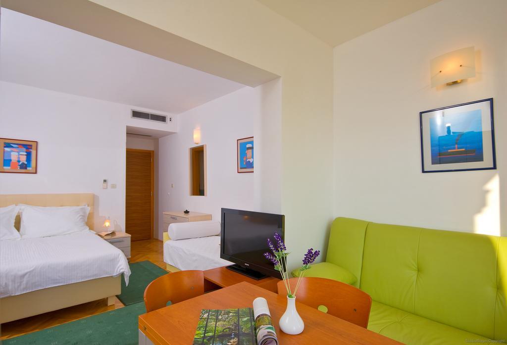 Apartments Villa Medic Brela Luaran gambar